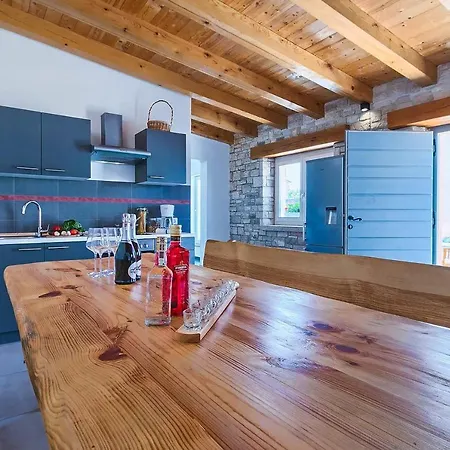 Beautiful With Huge Salted Swimming Pool Apartamento *