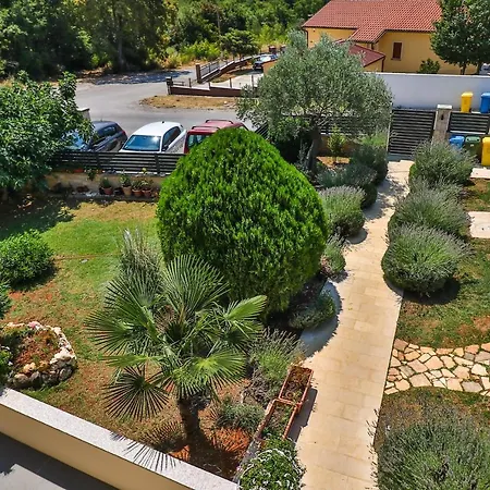 Beautiful With Huge Salted Swimming Pool *