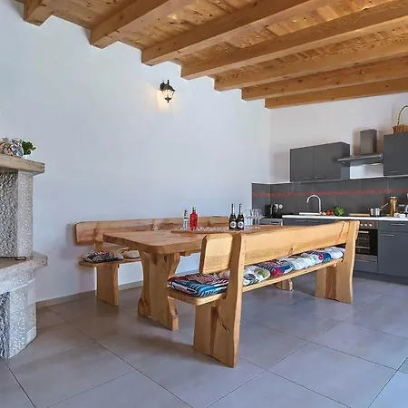Apartamento Beautiful With Huge Salted Swimming Pool *